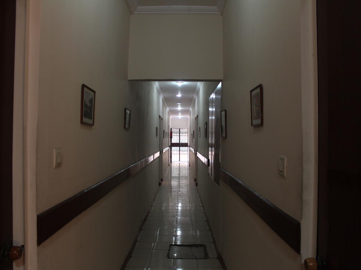 Oyo 5232 Kwality Hotel Dehradun Exterior photo