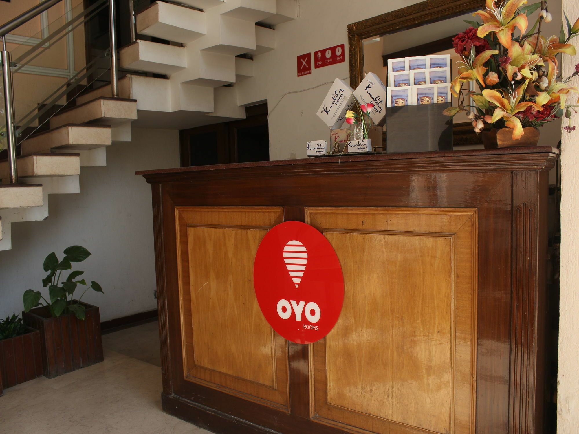 Oyo 5232 Kwality Hotel Dehradun Exterior photo